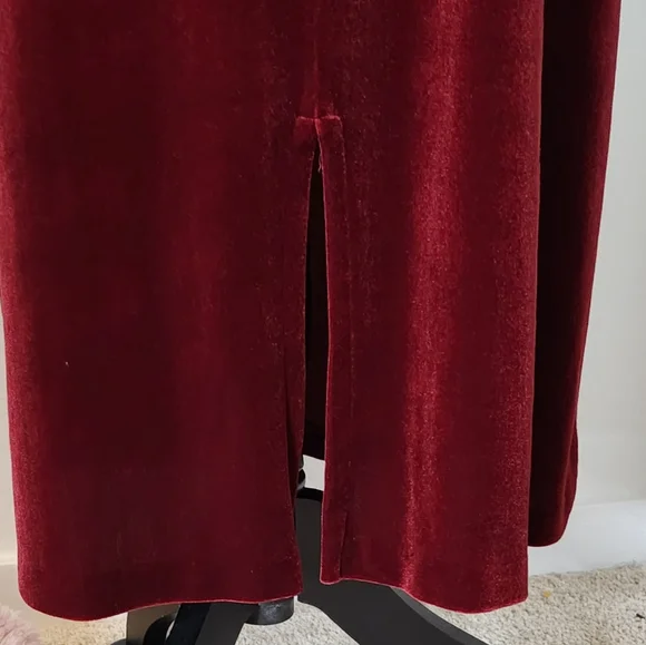 Red velvet voulour midi skirt - Picture 3 of 5